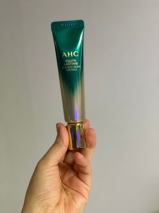 [NEW 탄력유턴 아이크림] AHC 유스 래스팅 리얼 아이크림 포 페이스 — 5점을 준 리뷰어가 2021년 3월 올린 사용 사진