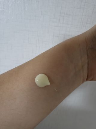 틱톡 [후르디아] 올리브영 아로마 비건 바디워시1종+바디로션1종 (그리너리) — 5점을 준 리뷰어가 2022년 12월 올린 사용 사진