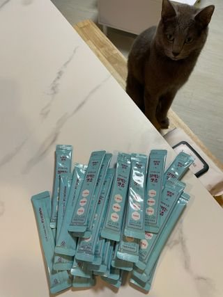 페페로니 잘 먹는 캣츄 - 원양선 참치 24개입 — 5점을 준 리뷰어가 2021년 10월 올린 사용 사진