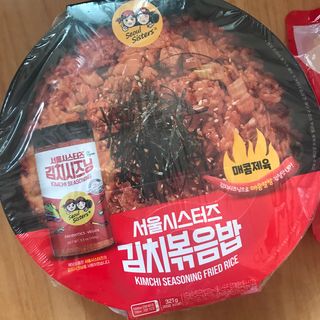 [서울시스터즈] CU 김치 4총사 세트-김치볶음밥, 김치큐브닭, 김치바삭김, 김치아몬드 — 5점을 준 리뷰어가 2021년 10월 올린 사용 사진