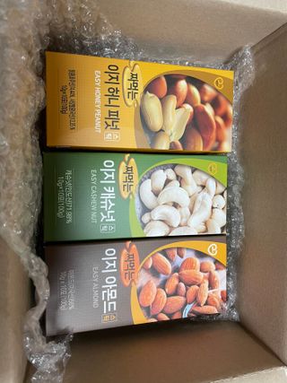 짜먹는 이지견과 짜먹는 이지아몬드, 짜먹는 이지허니피넛, 짜먹는 이지캐슈넛 각 10g X  10포 — 5점을 준 리뷰어가 2021년 2월 올린 사용 사진