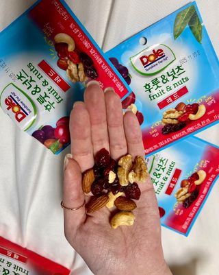돌 [Dole] 후룻&넛츠 블랙/옐로우/레드라벨 (맛 랜덤발송) — 5점을 준 리뷰어가 2025년 1월 올린 사용 사진