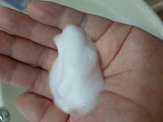 약손명가코스메틱 에오스보떼 브라이트닝 버블 폼 클렌징 300ml — 5점을 준 리뷰어가 2021년 12월 올린 사용 사진