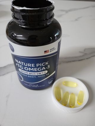 서울약사신협 네이처픽_알티지오메가3_1,205mg x 180캡슐 — 5점을 준 리뷰어가 2021년 9월 올린 사용 사진