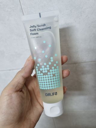 닥터에프파이브 젤리스크럽 소프트 클렌징폼 120ml — 5점을 준 리뷰어가 2022년 6월 올린 사용 사진