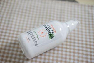 [닥터문] 프리미엄 알로에베라 선크림 500ml — 4점을 준 리뷰어가 2022년 7월 올린 사용 사진