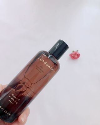 스킨큐어 산다화 비타민c 화이트닝 토너 150ml — 4.5점을 준 리뷰어가 2021년 12월 올린 사용 사진