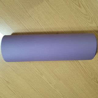 원달러샵 NBR 10mm 바디핏 요가매트 — 5점을 준 리뷰어가 2021년 3월 올린 사용 사진