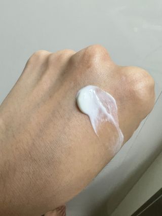 바르셀 톤업 무기자차 자외선차단제 순한 선크림 인텐시브 선 젠 50ml — 5점을 준 리뷰어가 2021년 11월 올린 사용 사진