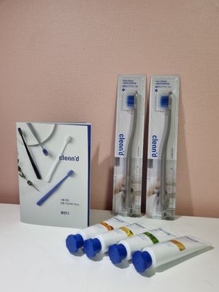 주식회사 클린디 [클린디] 파우치에 쏙 넣어 밖에서도 치아건강🦷 챙기기 [맞춤 칫솔 + 치약  + 파우치 구성] — 5점을 준 리뷰어가 2021년 12월 올린 사용 사진