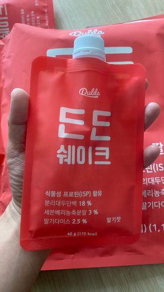 [덜다] 든든 식물성 단백질 쉐이크 40g X 7입 (곡물/딸기) — 5점을 준 리뷰어가 2023년 8월 올린 사용 사진