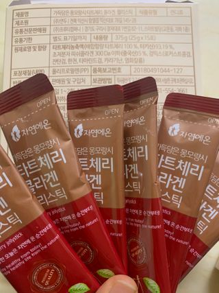 자연에온 가득담은 몽모랑시 타트체리 콜라겐 젤리스틱 — 5점을 준 리뷰어가 2021년 1월 올린 사용 사진