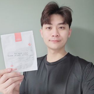 쿠피 피디알엔 연어 더마 페이셜 마스크 — 5점을 준 리뷰어가 2021년 11월 올린 사용 사진
