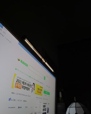 TOMO GRAPHY 나 있을땐 환한 조명 나 없을땐 확실한 살균 ★ DESK LIGHT & STERILIZER [ON] ★ — 4점을 준 리뷰어가 2021년 11월 올린 사용 사진