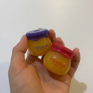 [후르디아] 올리브영 꿀과즙 립밤 2종 (블루베리/석류) — 4.5점을 준 리뷰어가 2022년 12월 올린 사용 사진