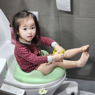 아르브 쿠션 유아 변기시트+2단 디딤대 배변훈련 세트 — 5점을 준 리뷰어가 2023년 1월 올린 사용 사진