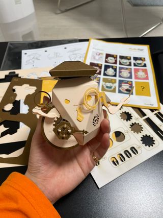 움직이는 종이로봇 - 로빗 로얄버전 움직이는 종이 로봇 - 로빗 — 5점을 준 리뷰어가 2021년 2월 올린 사용 사진