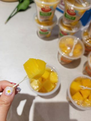 돌 MF[Dole] 파인애플컵/망고컵/복숭아컵 198g 6입X1박스 (맛 1가지 랜덤 발송) — 5점을 준 리뷰어가 2023년 6월 올린 사용 사진