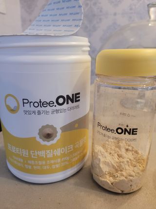 프로티원 단백질쉐이크 곡물맛 2주분 1통+보틀 — 5점을 준 리뷰어가 2021년 3월 올린 사용 사진