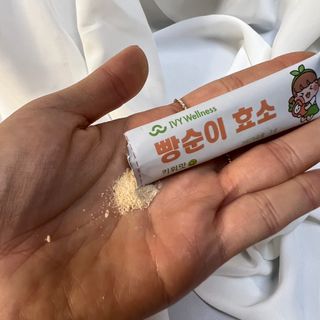 아이비웰니스 빵순이 식탁 위의 필수템! 빵순이 효소 키위맛 100포 + 석류맛 14포 (총 114포) — 5점을 준 리뷰어가 2022년 12월 올린 사용 사진