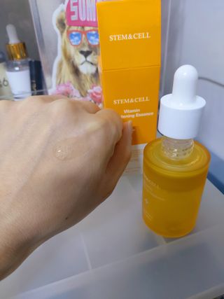 체르엠 스템앤셀 비타민 브라이트닝 에센스 30ml 1개 — 5점을 준 리뷰어가 2022년 4월 올린 사용 사진