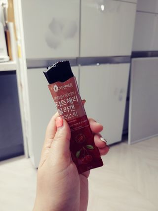 자연에온 가득담은 몽모랑시 타트체리 콜라겐 젤리스틱 — 4점을 준 리뷰어가 2021년 1월 올린 사용 사진