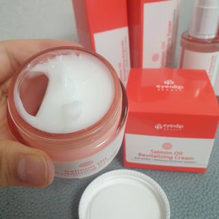 아이앤립 / EYENLIP 아이앤립 연어오일 리바이탈라이징 토너+앰플+크림 3종 세트 — 5점을 준 리뷰어가 2021년 7월 올린 사용 사진