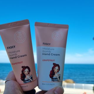 파시 FASCY 高保湿ハンドクリーム40ml+80ml セット — 5점을 준 리뷰어가 2021년 7월 올린 사용 사진