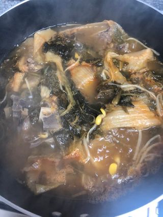 요리반상회 용문해장국 2팩 + 뚝배기 1개 — 5점을 준 리뷰어가 2021년 3월 올린 사용 사진