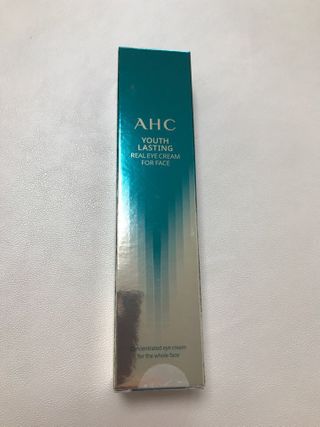 [NEW 탄력유턴 아이크림] AHC 유스 래스팅 리얼 아이크림 포 페이스 — 4.5점을 준 리뷰어가 2021년 2월 올린 사용 사진
