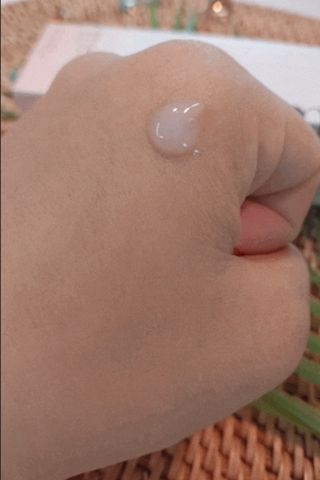 나우 [리브엠] 123억개 엑소좀으로 채운 눈부신 광채, 엑소코어 화이트닝 텐션 앰플 — 5점을 준 리뷰어가 2023년 10월 올린 사용 사진