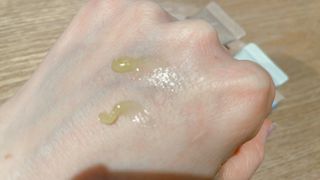 [후르디아] 올리브영 착한보습 비건 립버터 2종 — 5점을 준 리뷰어가 2023년 2월 올린 사용 사진