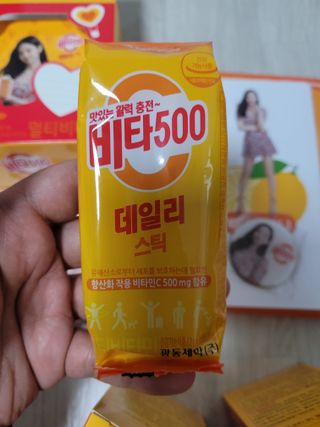 광동생활건강 [제니에디션] 비타500데일리스틱 gift set 60포+제니굿즈 3종+쇼핑백 — 5점을 준 리뷰어가 2021년 11월 올린 사용 사진