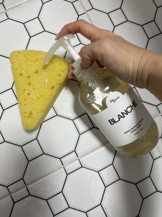 빅그린 니치 퍼퓸 바이옴바디워시 500ml(상탈, 블랙베리&베이, 블랑쉐 3종 중 택1) — 4점을 준 리뷰어가 2022년 12월 올린 사용 사진