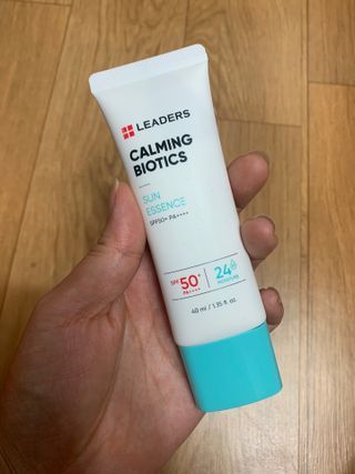 리더스코스메틱 리더스 카밍 바이오틱스 선 에센스 SPF 50+ PA++++ — 5점을 준 리뷰어가 2022년 8월 올린 사용 사진