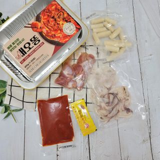 화끈한녀석들 새오똥400g 새우,오징어,똥집 볶음요리 소스,밀떡, 참기름 포함 — 5점을 준 리뷰어가 2022년 11월 올린 사용 사진