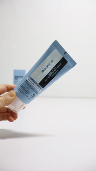 나우 [리브엠]피부 속부터 겹겹이, 촘촘하게! 워터핏8중 수분착붙 크림 — 5점을 준 리뷰어가 2025년 5월 올린 사용 사진