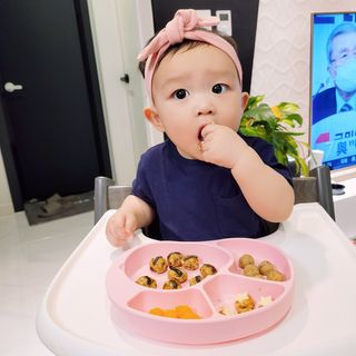 유비맘 캐릭터 실리콘 흡착 식판_색상 랜덤발송 — 5점을 준 리뷰어가 2021년 1월 올린 사용 사진