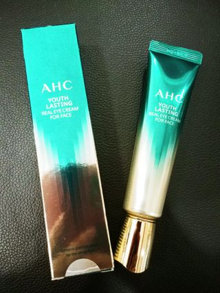 [NEW 탄력유턴 아이크림] AHC 유스 래스팅 리얼 아이크림 포 페이스 — 5점을 준 리뷰어가 2021년 3월 올린 사용 사진