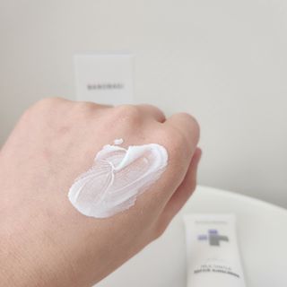 바노바기 코스메틱 바노바기 밀크씨슬 리페어 시카 선스크린 플러스 50ml — 5점을 준 리뷰어가 2023년 2월 올린 사용 사진