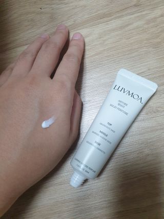 러브모아 향수 고체향수 승무원 고체향수 바르는 향수 니치향수 도손 우드세이지 앤 씨솔트 — 4점을 준 리뷰어가 2022년 10월 올린 사용 사진