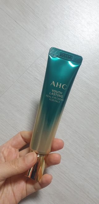 [NEW 탄력유턴 아이크림] AHC 유스 래스팅 리얼 아이크림 포 페이스 — 5점을 준 리뷰어가 2021년 2월 올린 사용 사진