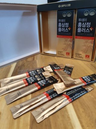 서울약사신협_투데이홍삼정플러스스틱_10g x 30포 — 5점을 준 리뷰어가 2021년 2월 올린 사용 사진