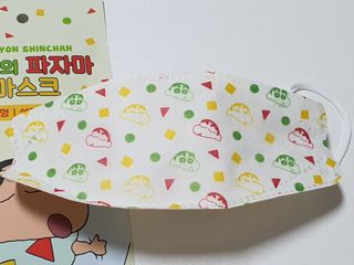 [숨그림]  덴탈마스크 짱구 우리아이 그리고 내가 쓰는 믿을수있는 케릭터 마스크  16종 — 5점을 준 리뷰어가 2021년 11월 올린 사용 사진