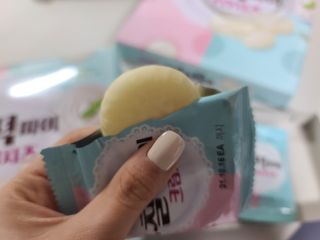 롯데제과 찰떡파이 크림치즈 — 5점을 준 리뷰어가 2021년 6월 올린 사용 사진