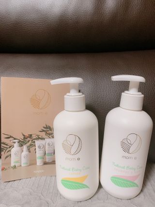 mom e 맘이 내추럴 베이비 케어 샴푸앤바스+로션 — 5점을 준 리뷰어가 2021년 1월 올린 사용 사진