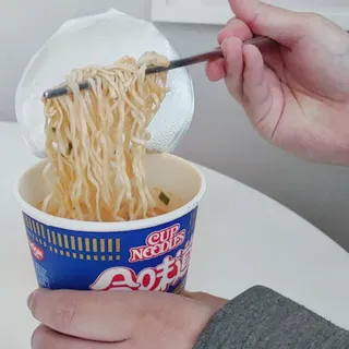NISSIN 닛신 컵누들  4종 - 씨푸드오리지날, 씨푸드 스파이시, 씨푸드 커리, 씨푸드 XO소스 — 5점을 준 리뷰어가 2021년 10월 올린 사용 사진