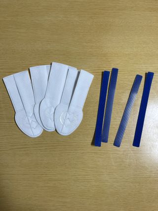 코보콩 에어슈즈 강아지 일회용 신발 소용량 패키지 20매 초경량  미끄럼방지 실내외 겸용 — 3점을 준 리뷰어가 2022년 2월 올린 사용 사진