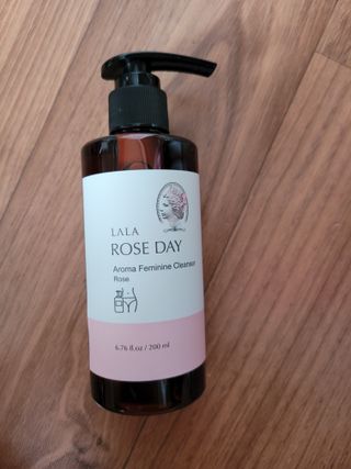 라라로즈데이 시즌2 여성청결제 200ml 아로마 페미민 클렌저, 독일더마인증 — 5점을 준 리뷰어가 2021년 9월 올린 사용 사진