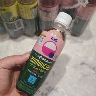 더그레잇티 콤부차 [매일유업] 더그레잇티 44kcal 콤부차 300ml *12개입 (오리지널 6개+베리리치 6개) — 5점을 준 리뷰어가 2023년 7월 올린 사용 사진